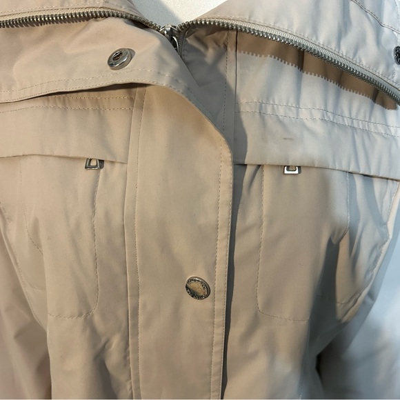 Classic London Fog Ivory Trench Raincoat - Size Small - Excellent Condition! - Picture 10 of 12